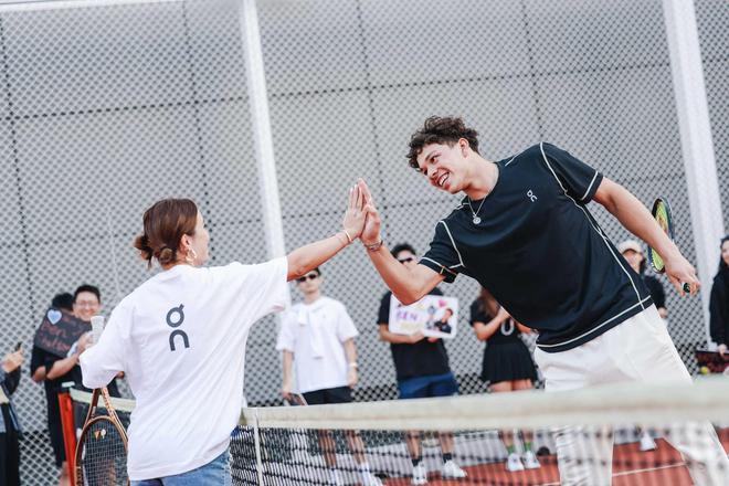 她是如何脱 她是如何脱